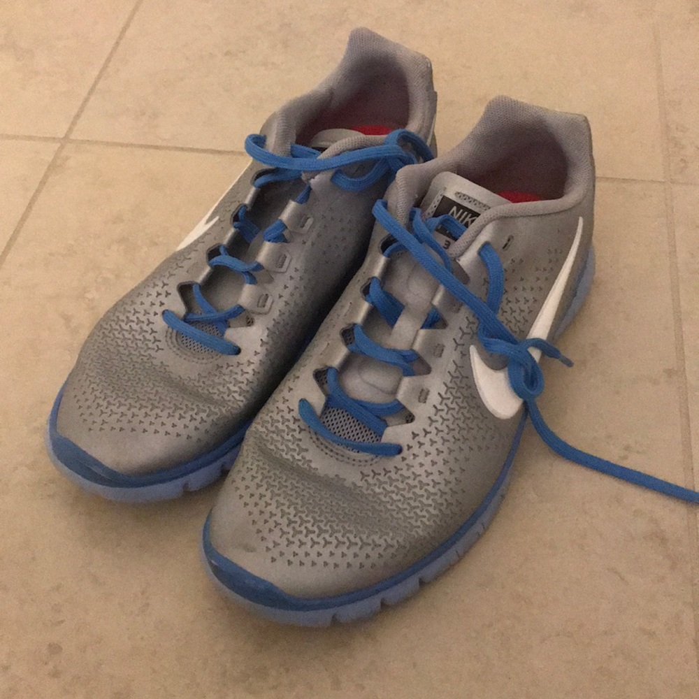 Like new nike frees